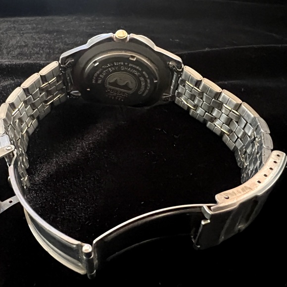 Seiko Pulsar Rare Collector’s Solar Titanium, Date, Water Resistant 100 M Watch - Picture 6 of 9